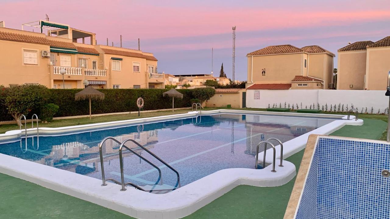 Holiday House Torrevieja Zewnętrze zdjęcie
