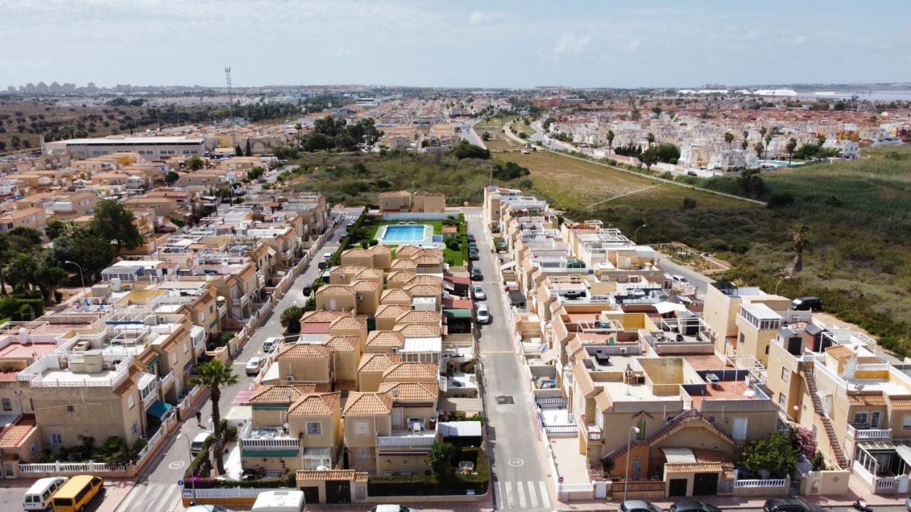 Holiday House Torrevieja Zewnętrze zdjęcie